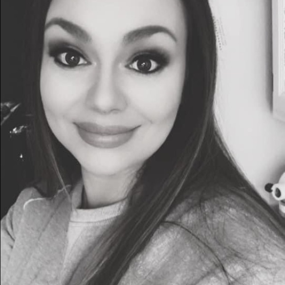 Meet your Posher, Danielle
